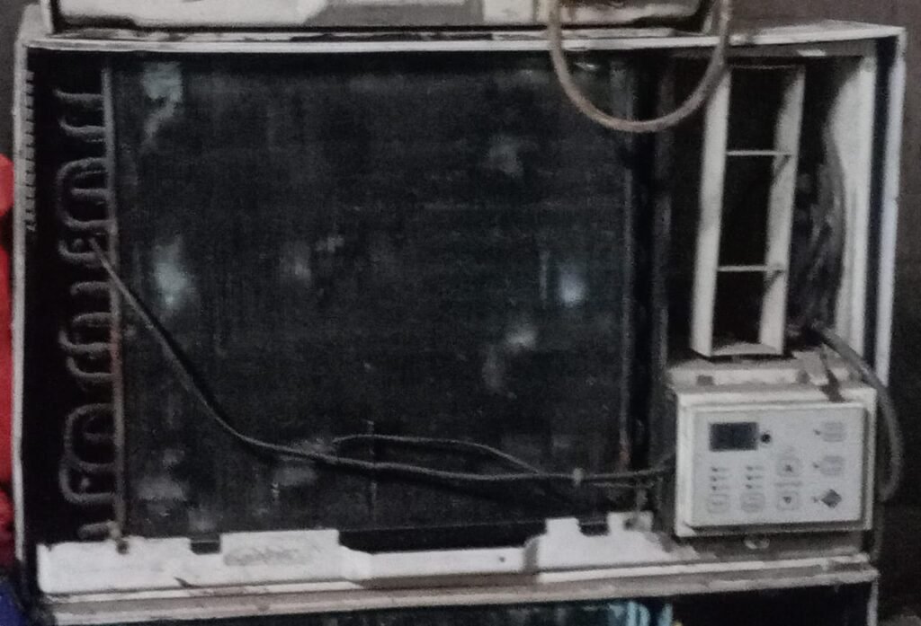 Old AC Sale Purchase In Mahavir Enclave - Oldy - 8383036282